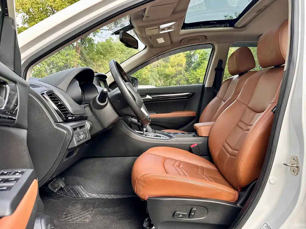 Dongfeng MX5 2016 2.0L AT Flagship