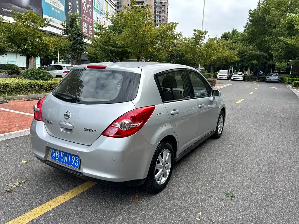 Nissan Tiida — миниатюра 4