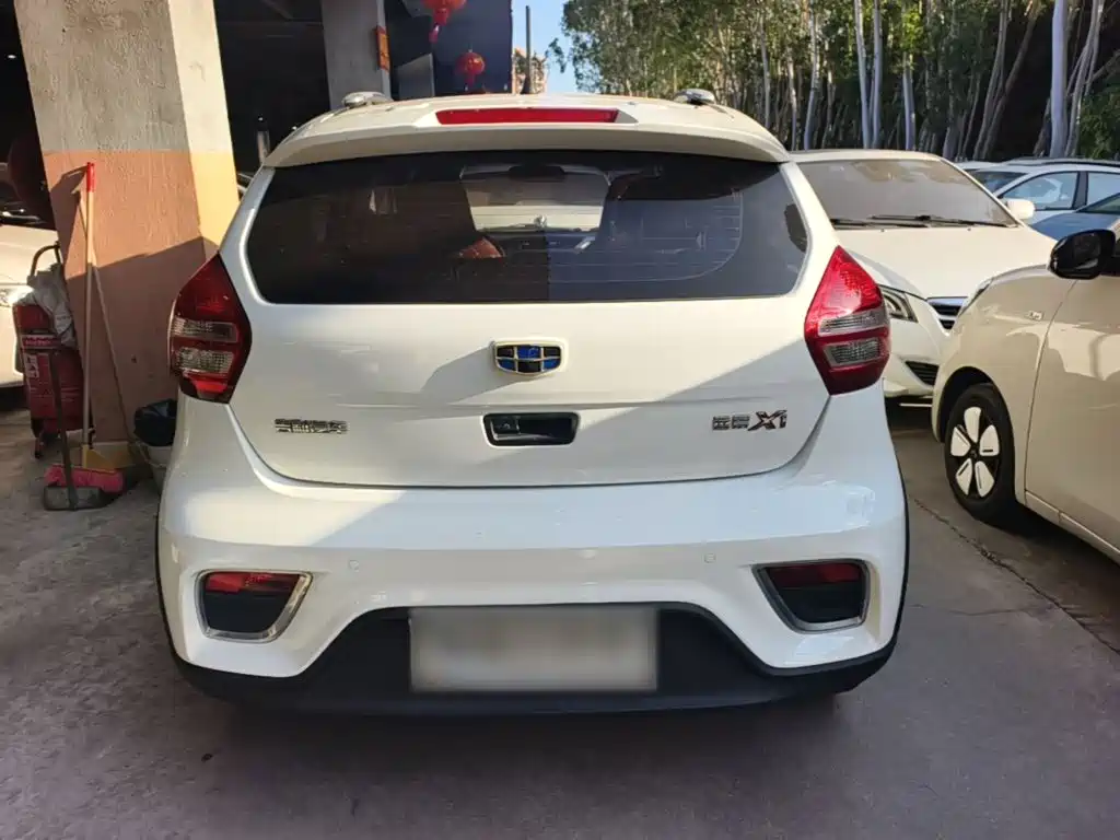 Geely Vision X1 — миниатюра 6