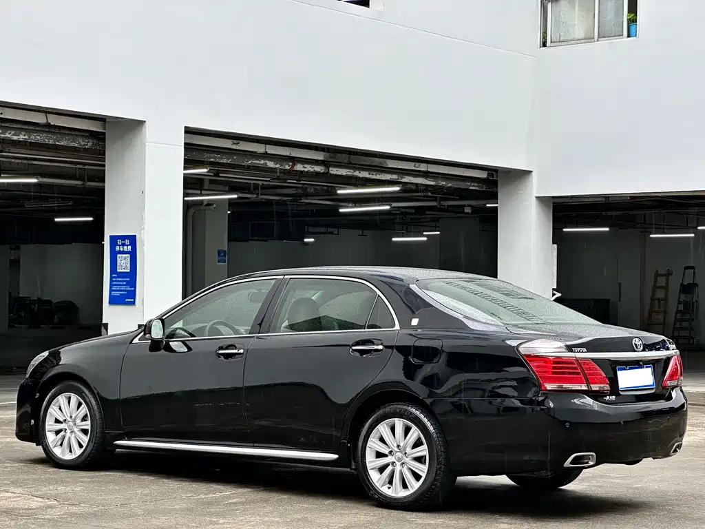Toyota Crown 2012 2.5L Royal