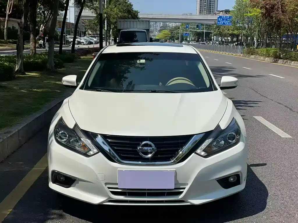 NISSAN TEANA