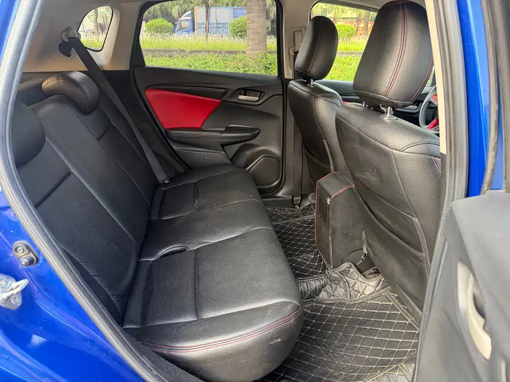 Honda Fit — миниатюра 10