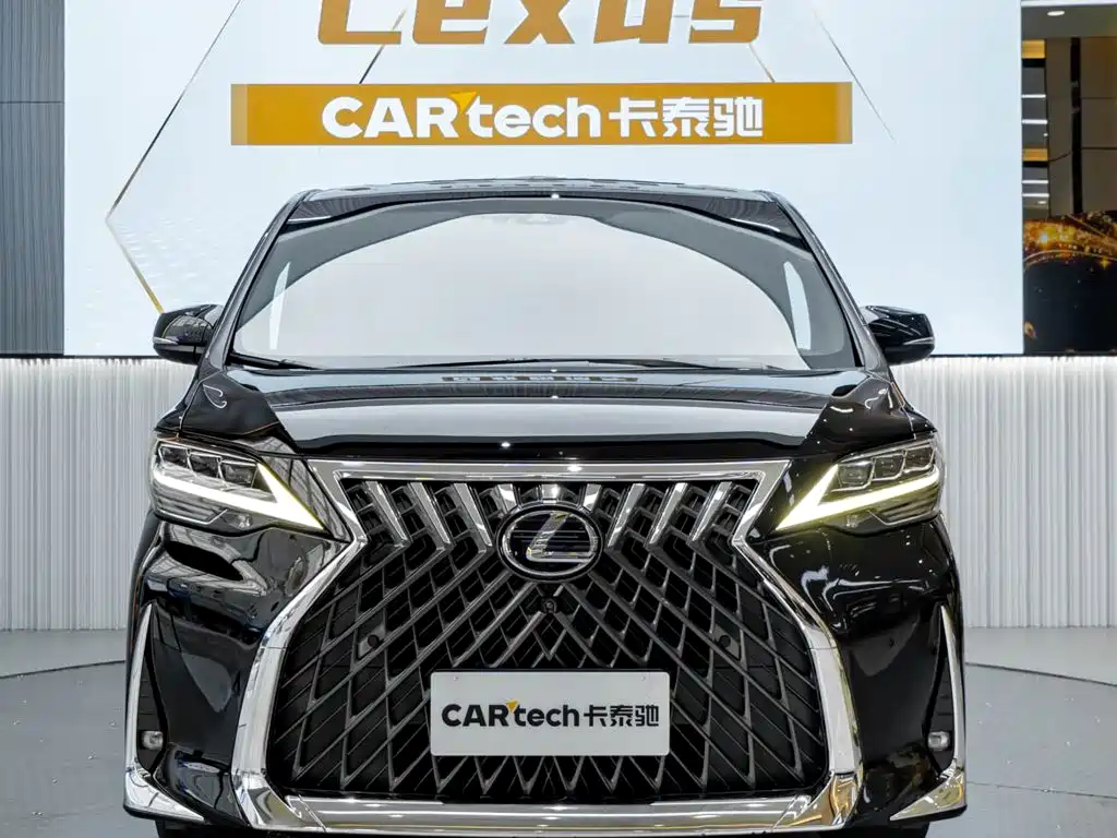 Lexus LM