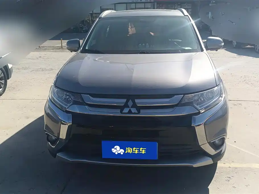 MITSUBISHI OUTLANDER