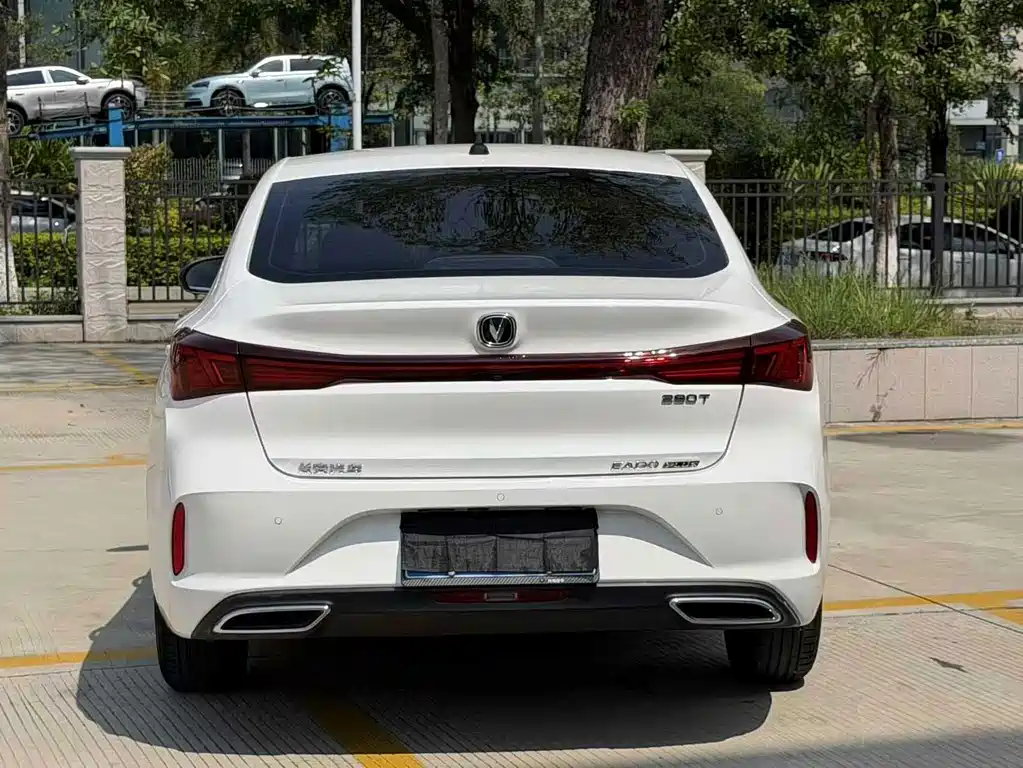 Changan Eado — миниатюра 5