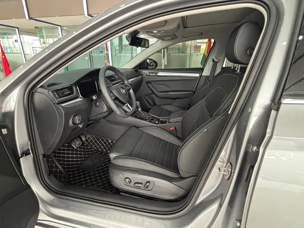 Skoda Superb TSI280 DSG Premium Edition, фото 4