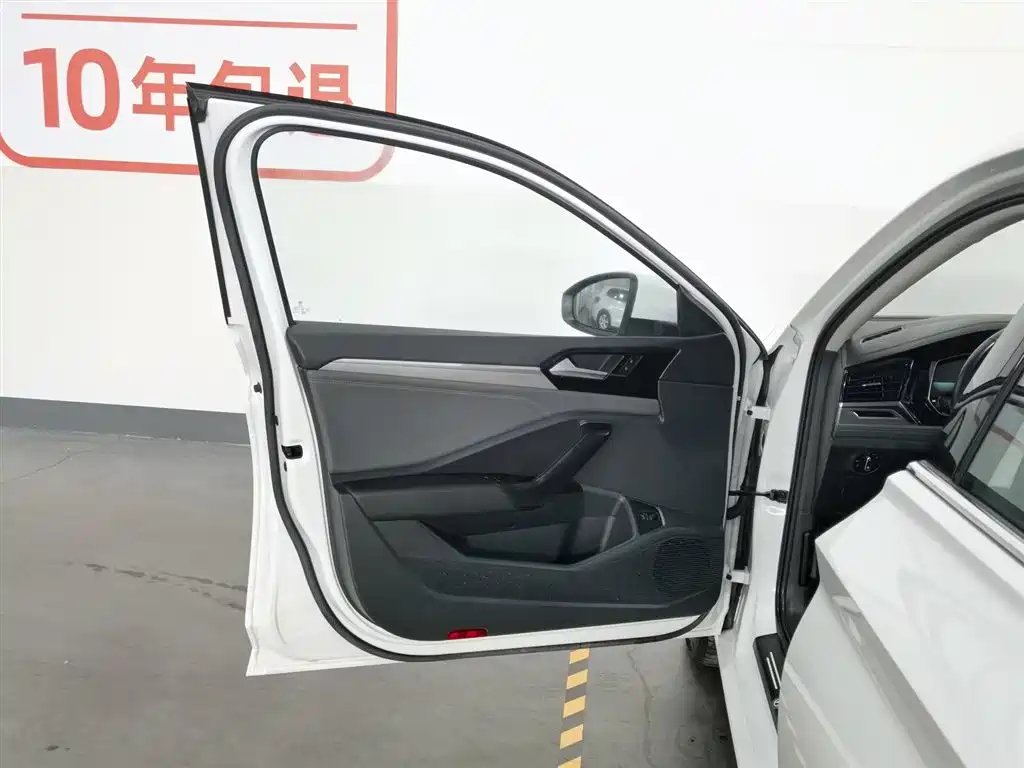 Volkswagen Sagitar 2021 200TSI DSG