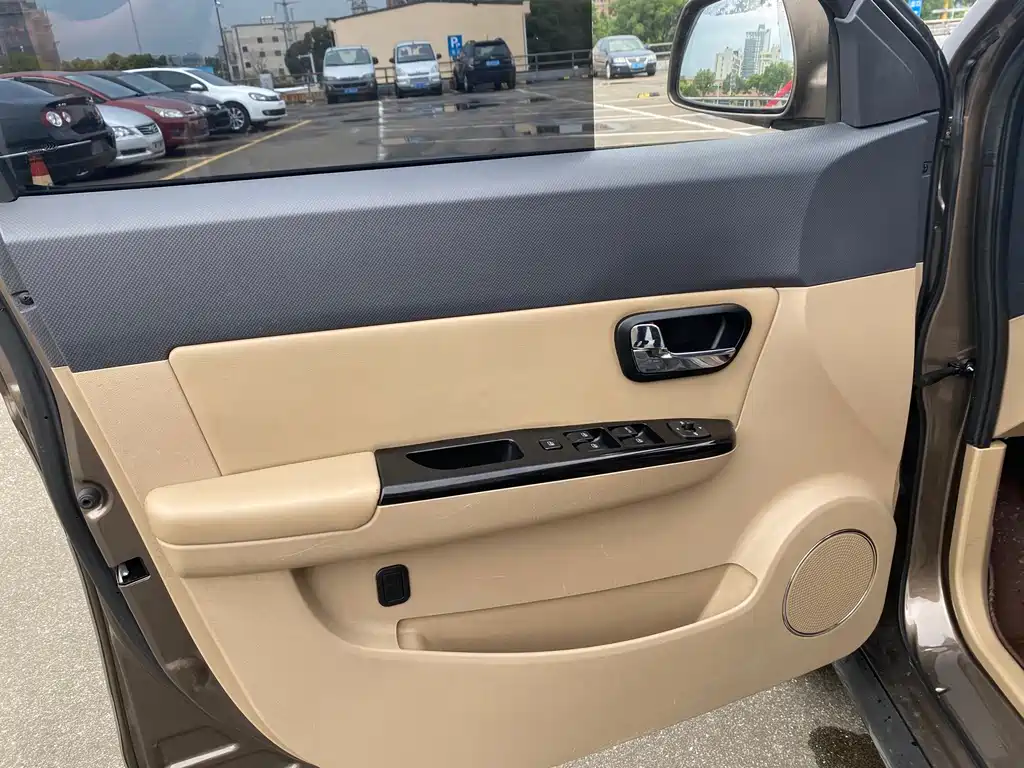 Wuling Hongguang — миниатюра 9
