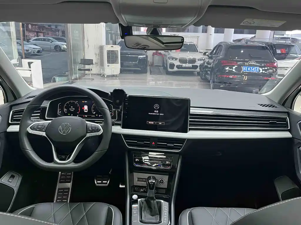 Volkswagen Tiguan L — миниатюра 15