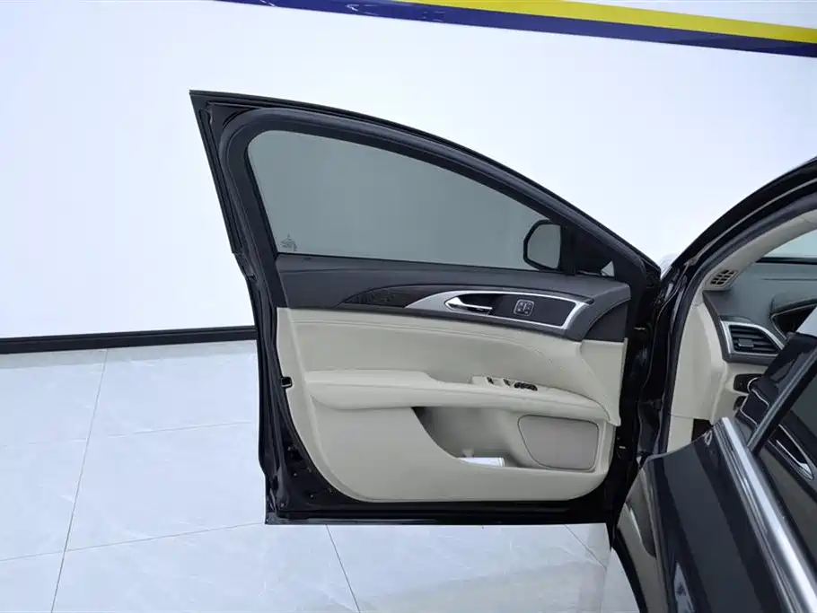 Lincoln MKZ 2019 2.0T Premium VI