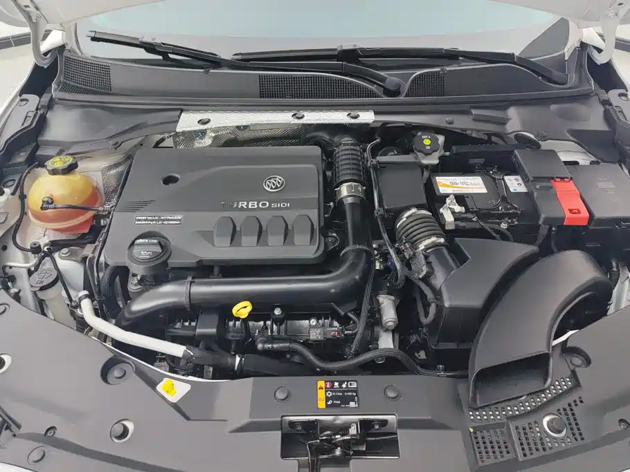 Buick Verano — миниатюра 10