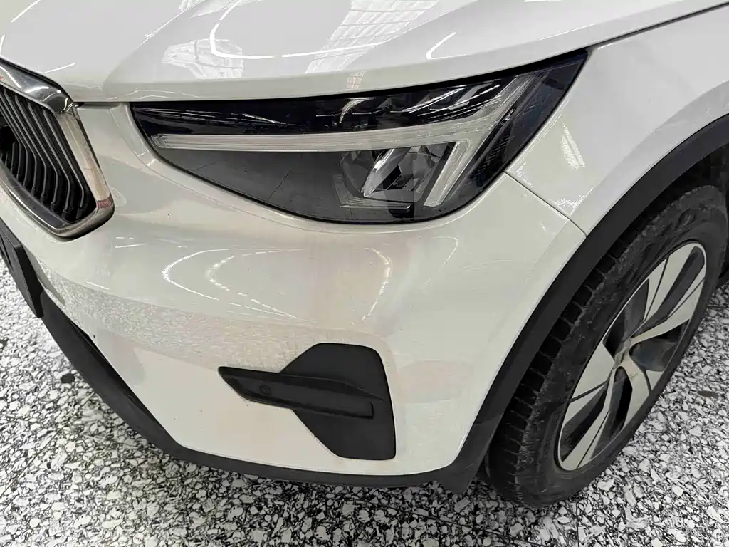 Volvo XC40 — миниатюра 4