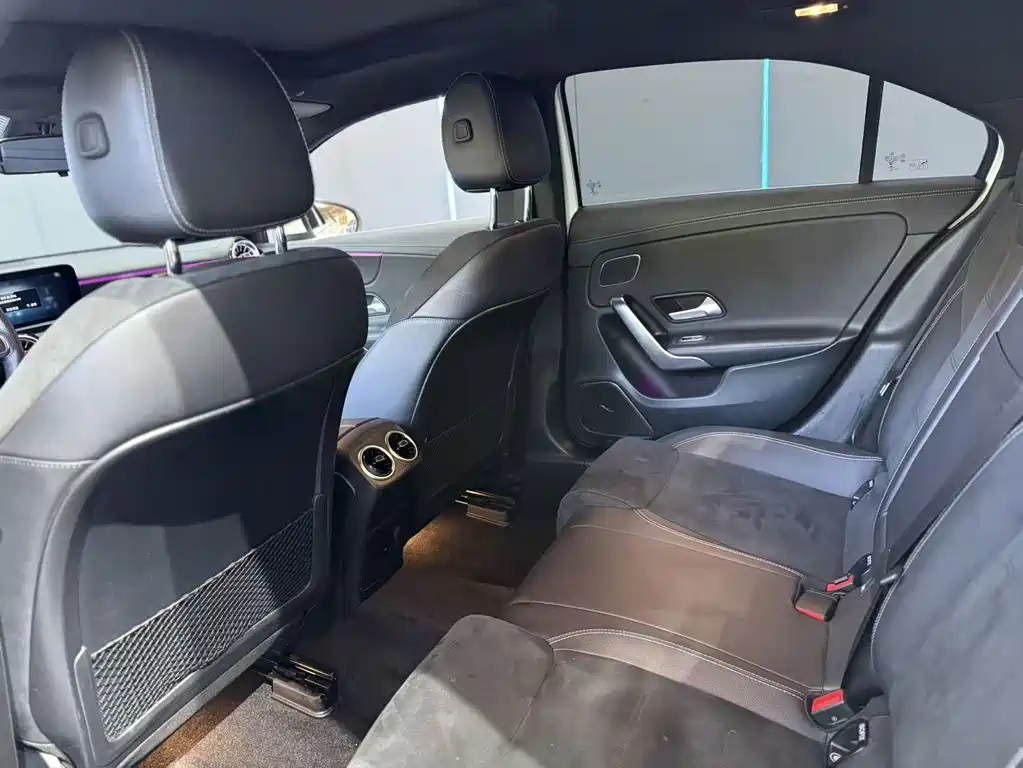 Mercedes-Benz A-Class 2022 — фото 11