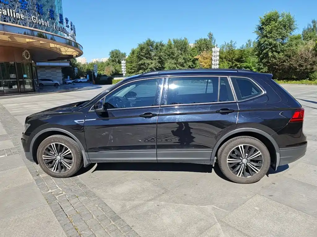 Volkswagen Tiguan L — миниатюра 25