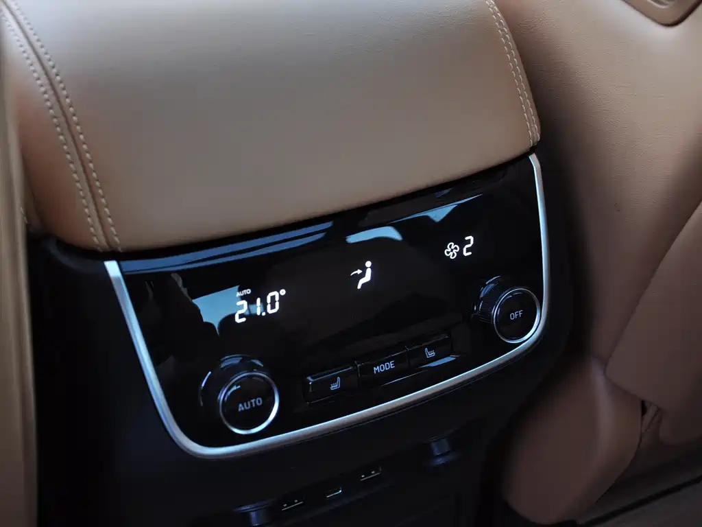 Li Auto Li ONE — миниатюра 12