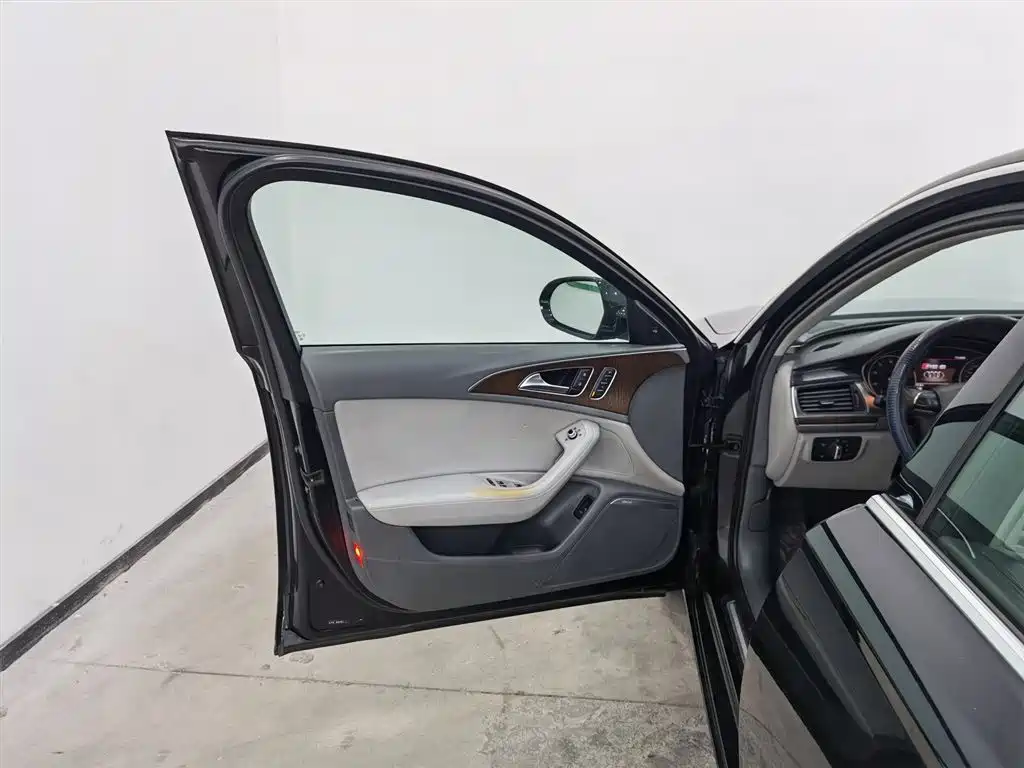 Audi A6L 2012 35 FSI quattro Luxury