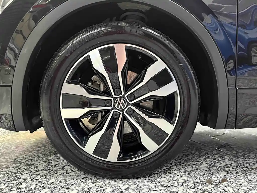 Volkswagen Tiguan L — миниатюра 15