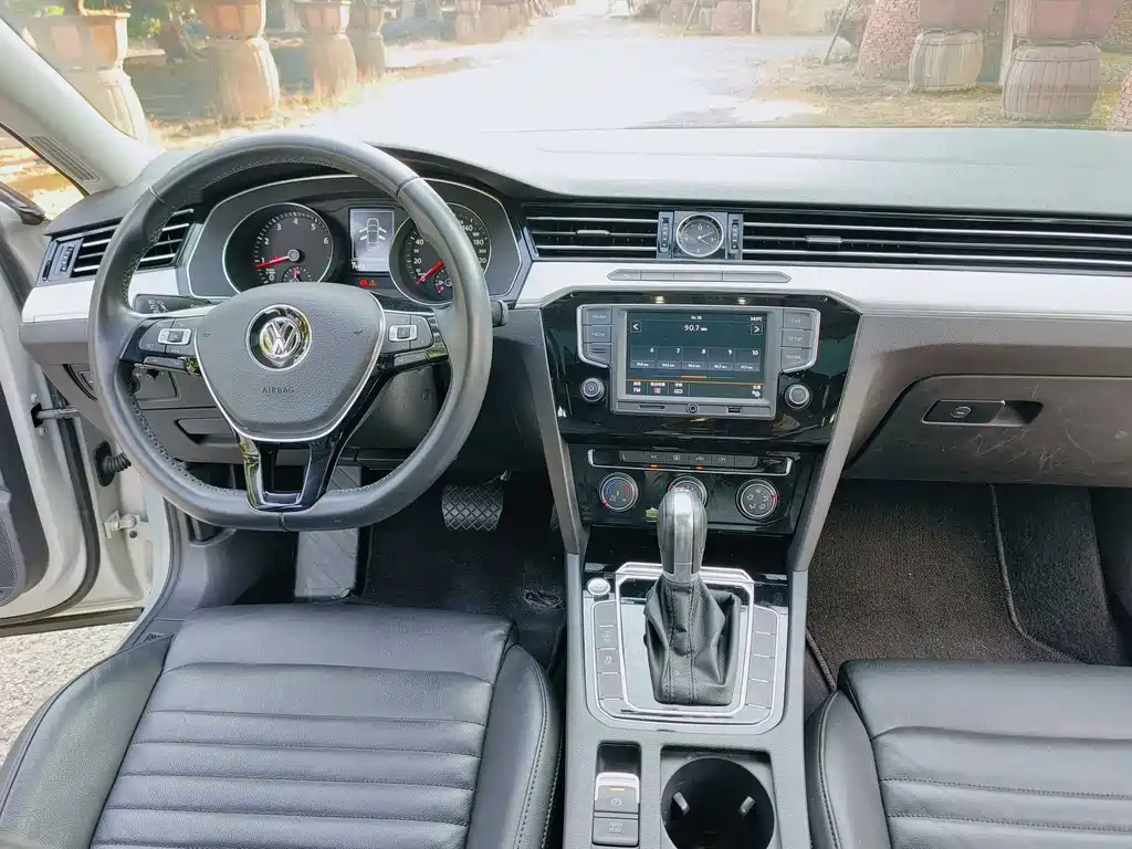 Volkswagen Magotan — миниатюра 4