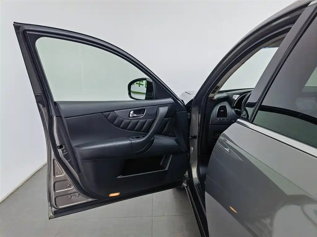 Infiniti FX 2011 FX35