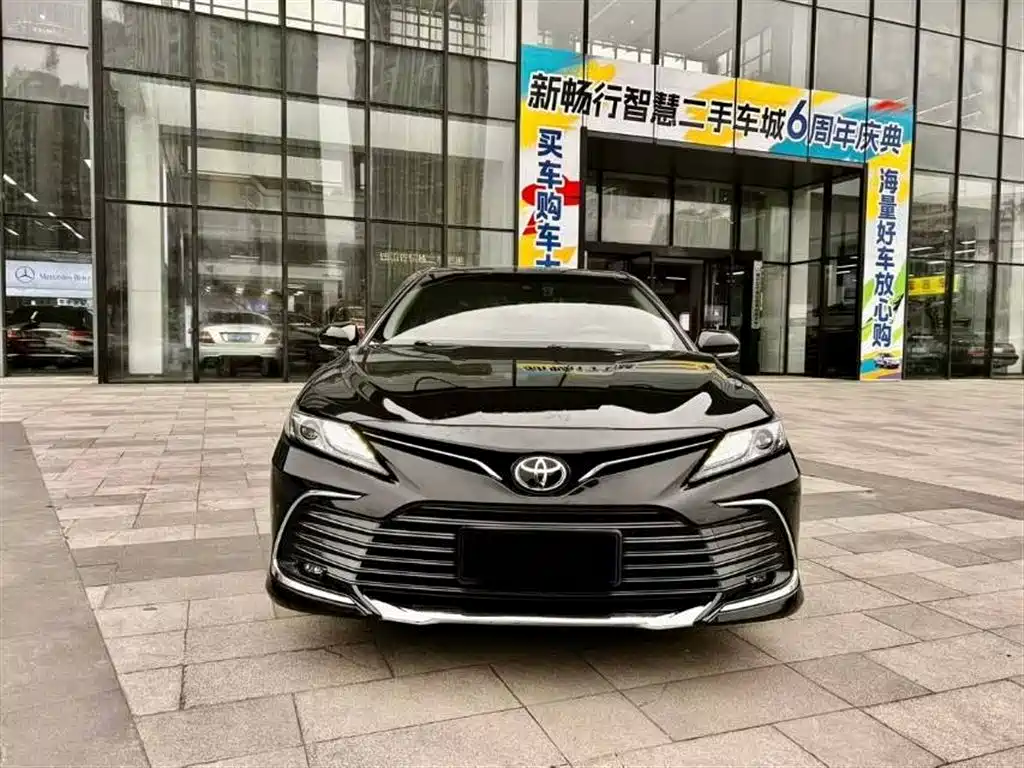 TOYOTA CAMRY