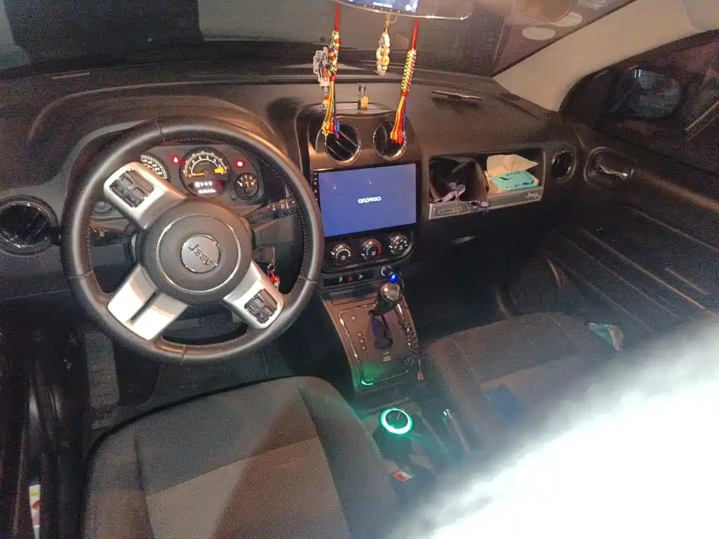 Jeep Compass (Import) — миниатюра 10