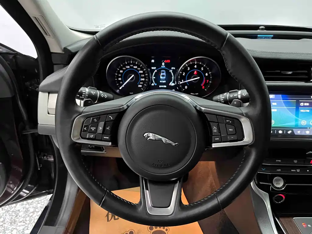 Jaguar XFL — миниатюра 8