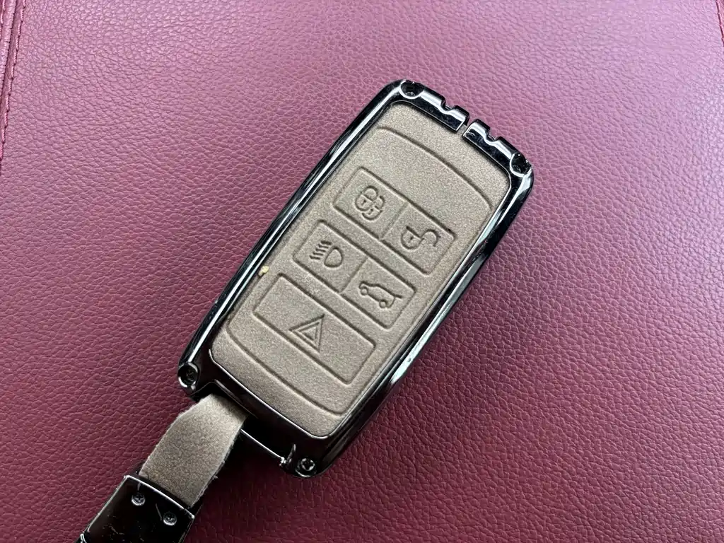 Jaguar XFL — миниатюра 6
