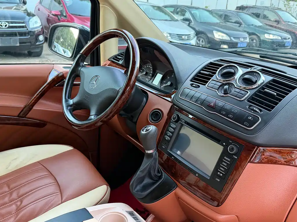 Mercedes-Benz Vito — миниатюра 8