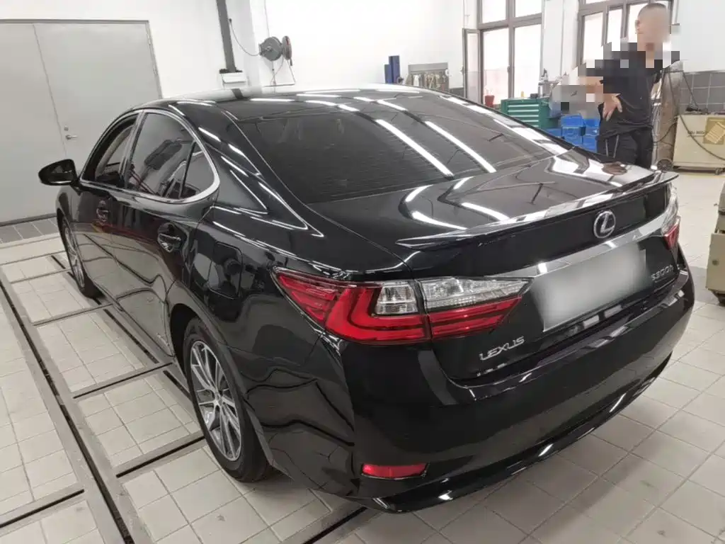 Lexus ES 2015 300h Comfort