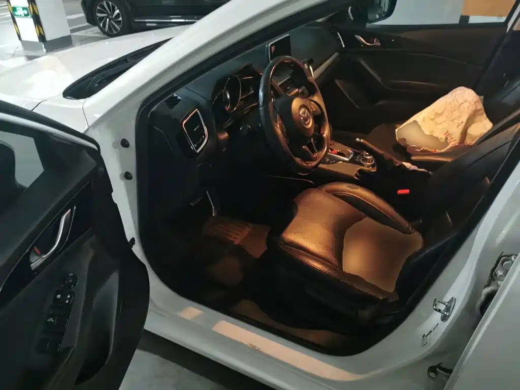 Mazda 3 Axela — миниатюра 17