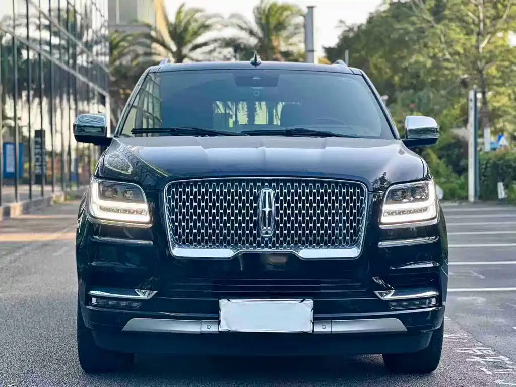 Купить Lincoln Navigator