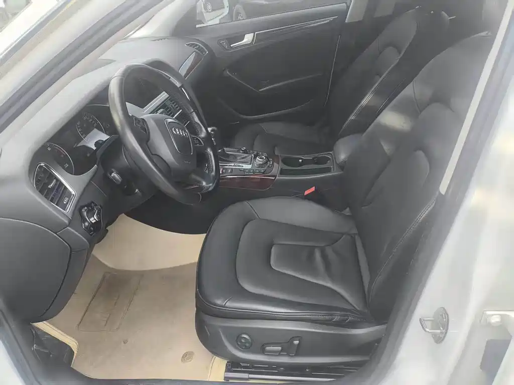 Audi A4L 2010 2.0 TFSI