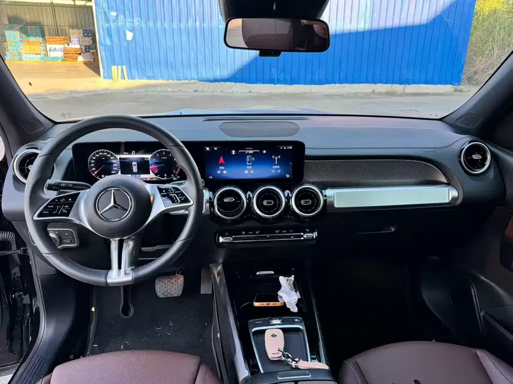 Mercedes-Benz GLB — миниатюра 9
