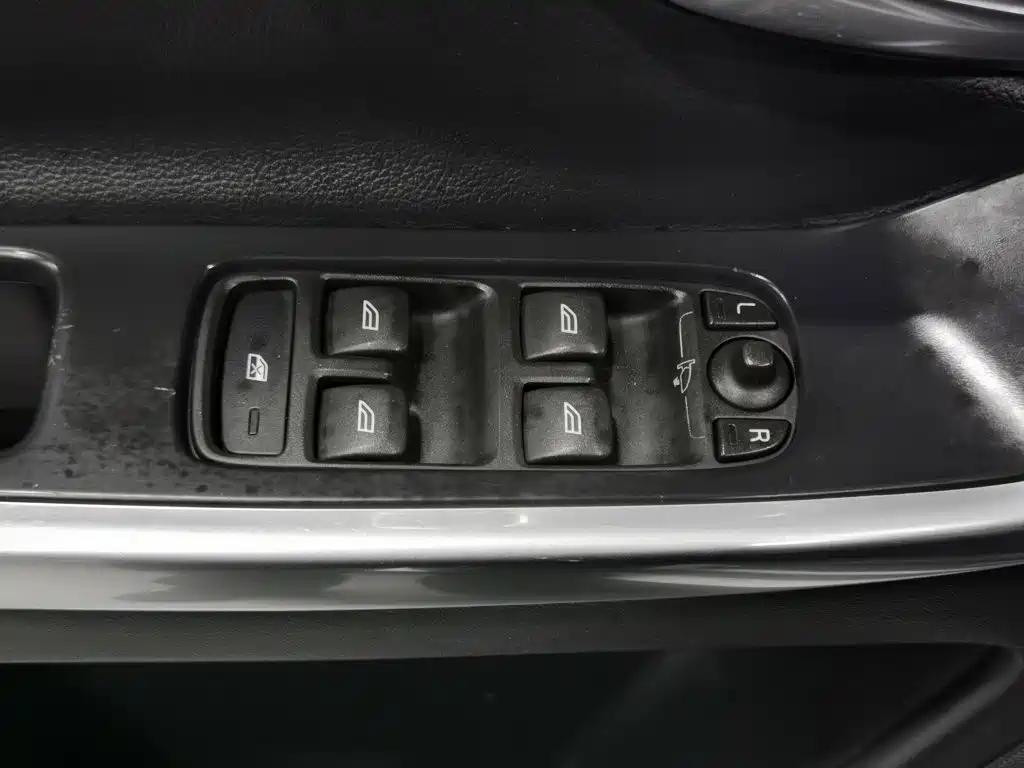 Volvo XC60 (Import) — миниатюра 9