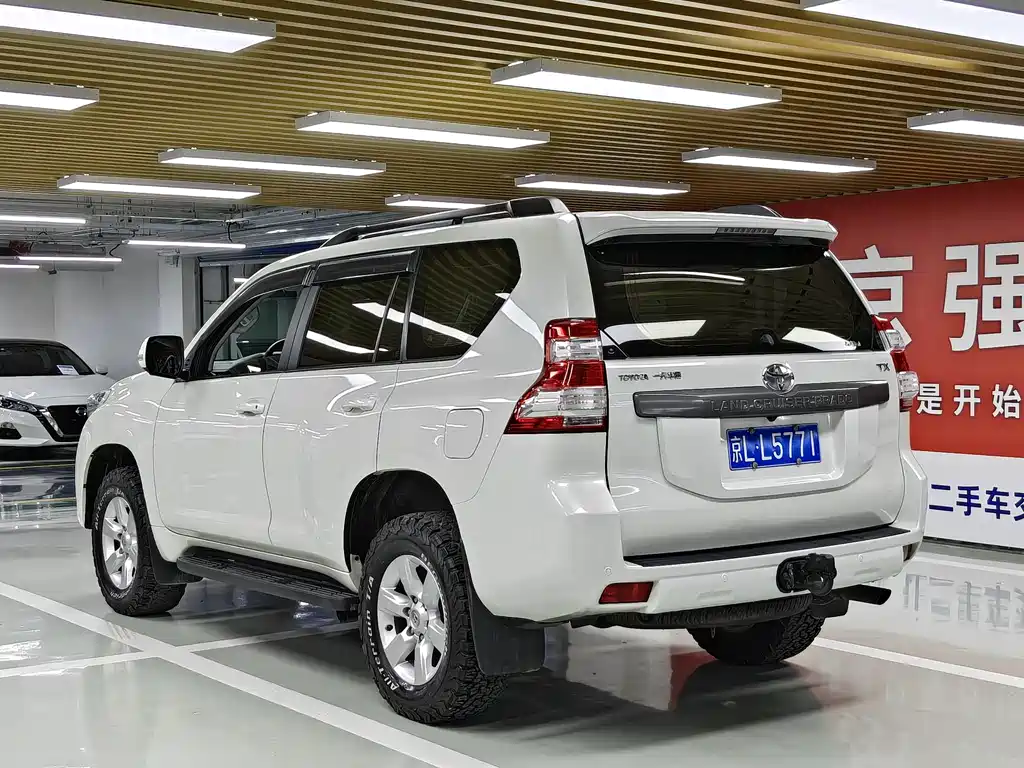 Toyota Land Cruiser Prado 2016 2.7L AT Standard
