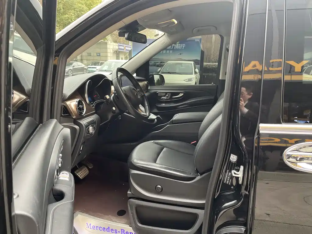 MERCEDES-BENZ V CLASS