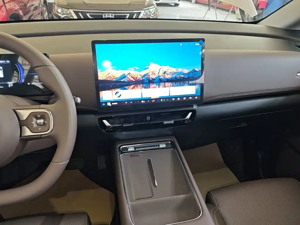 Wuling Xingguang 730 New Energy — миниатюра 13