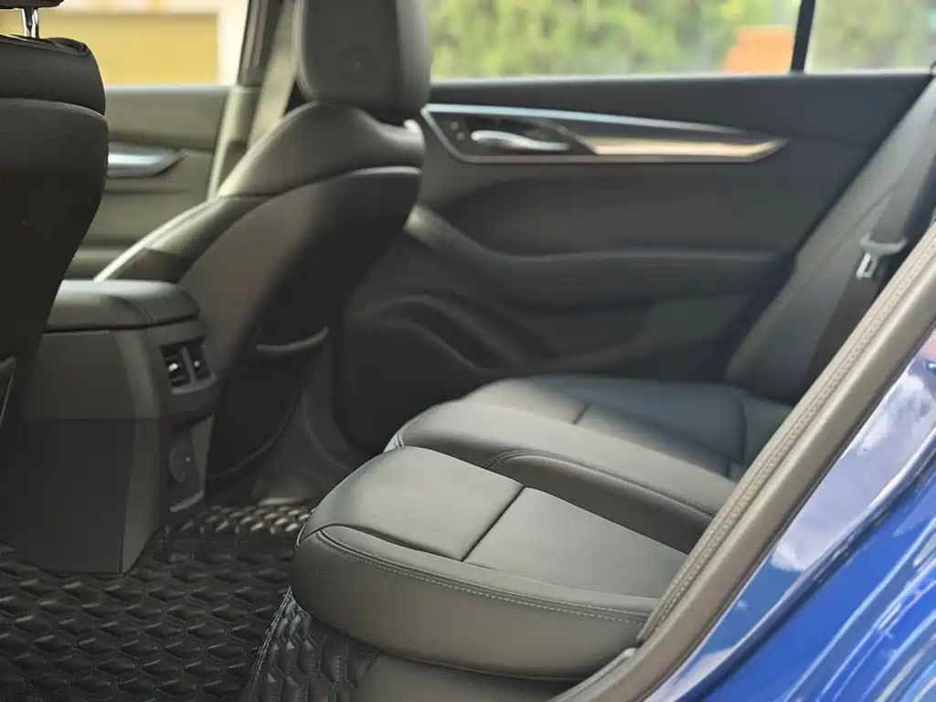Cadillac CT5 — миниатюра 12