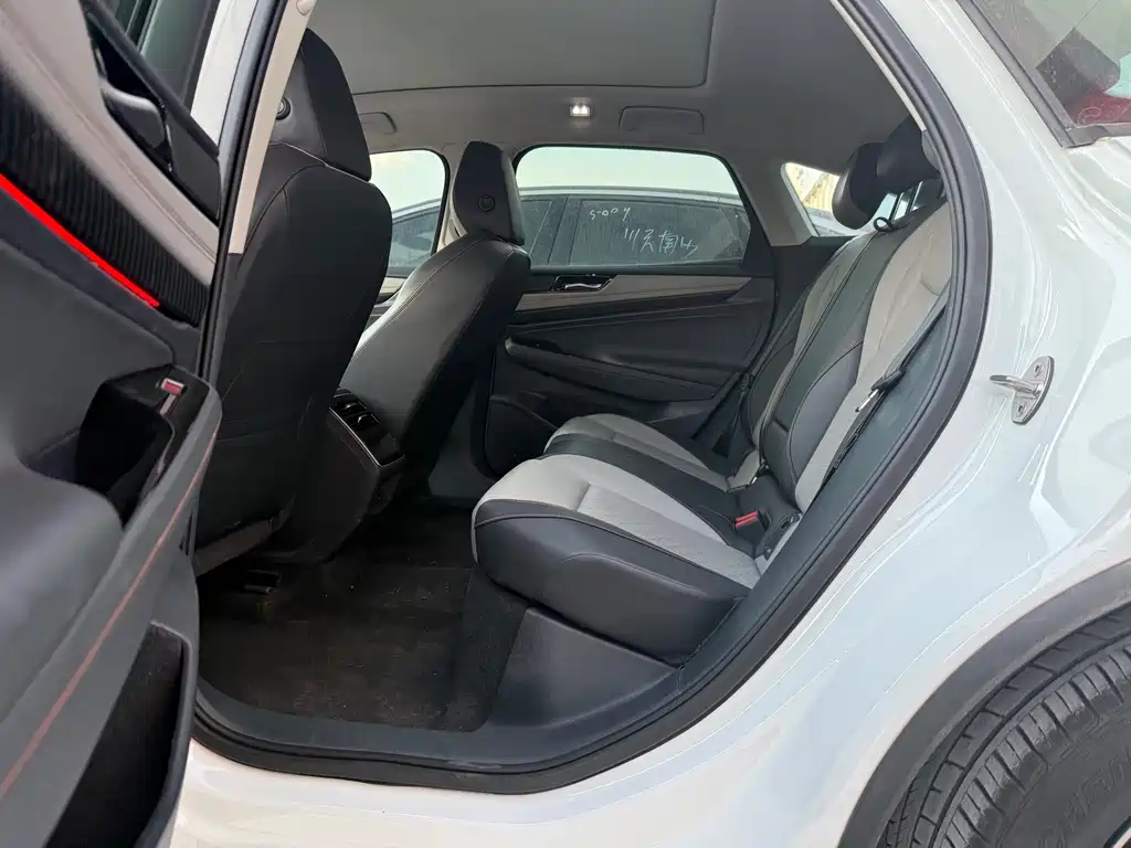 VOLKSWAGEN ID.7 VIZZION