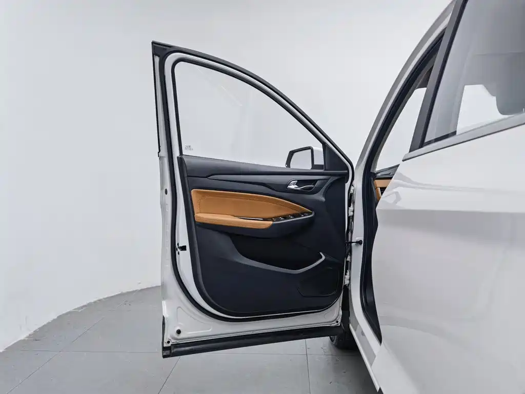 Wuling Hongguang S3 — миниатюра 8