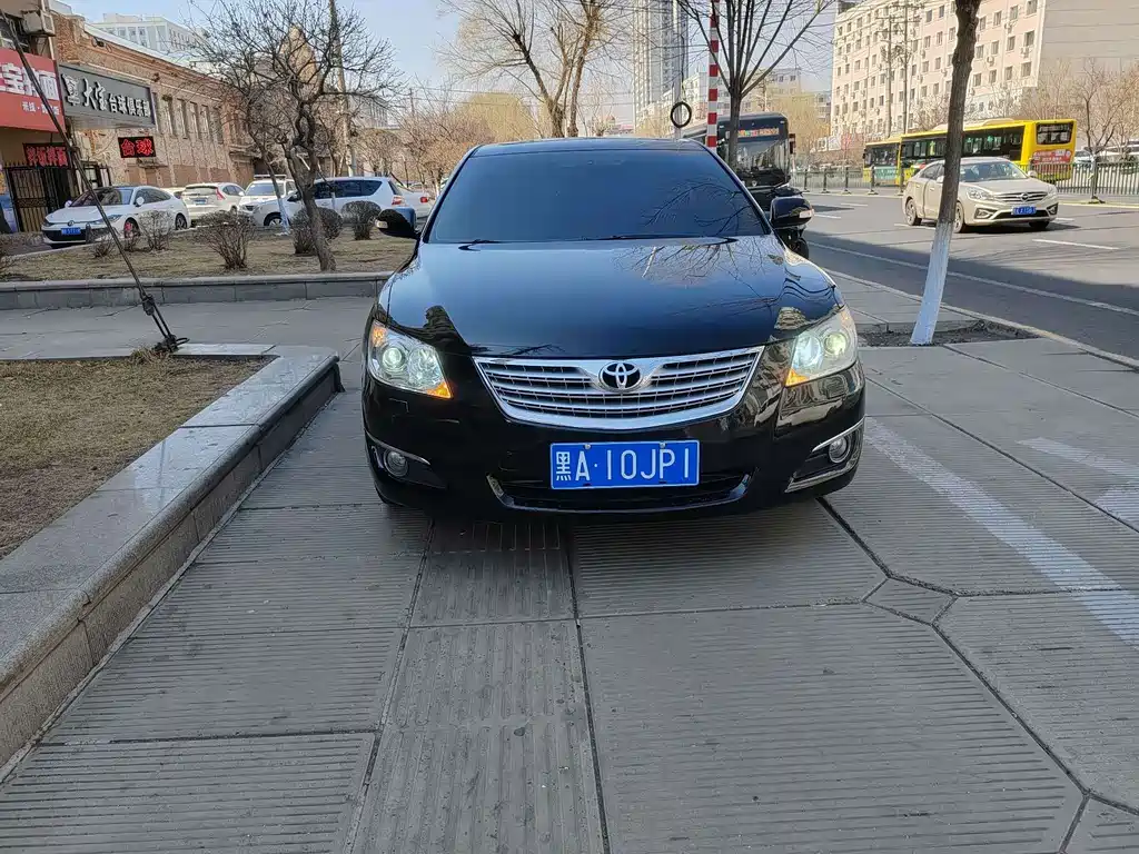 Toyota Camry — миниатюра 2