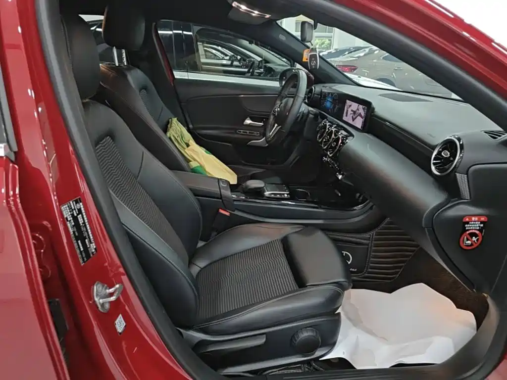 Mercedes-Benz A-Class (Import) — миниатюра 25