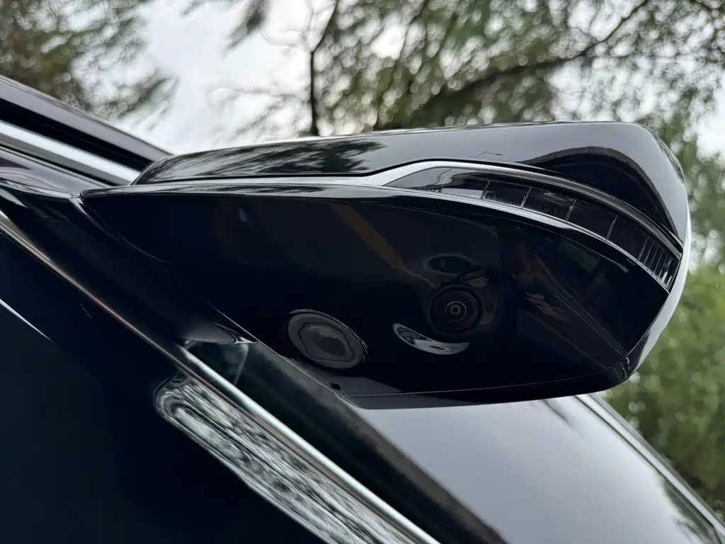 Cadillac CT5 — миниатюра 6