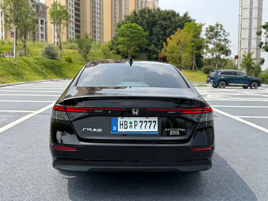 Honda Accord — миниатюра 8