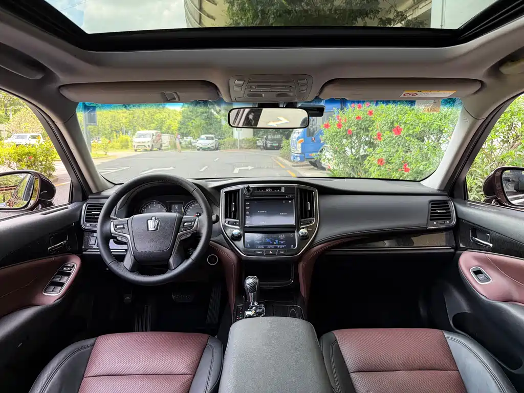 Toyota Crown 2018 2.0T Sport
