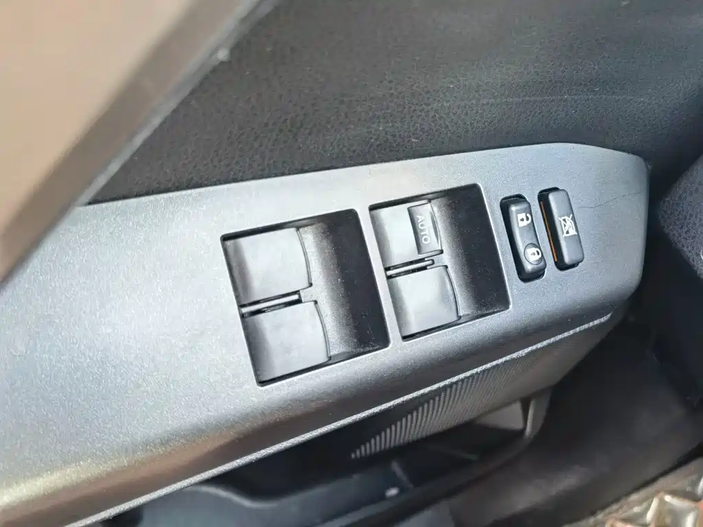 Toyota RAV4 — миниатюра 24