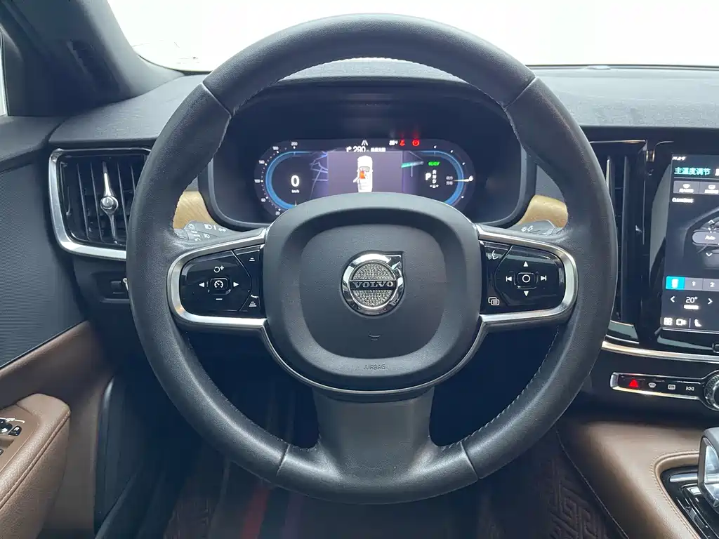 Volvo S90 PHEV — миниатюра 17