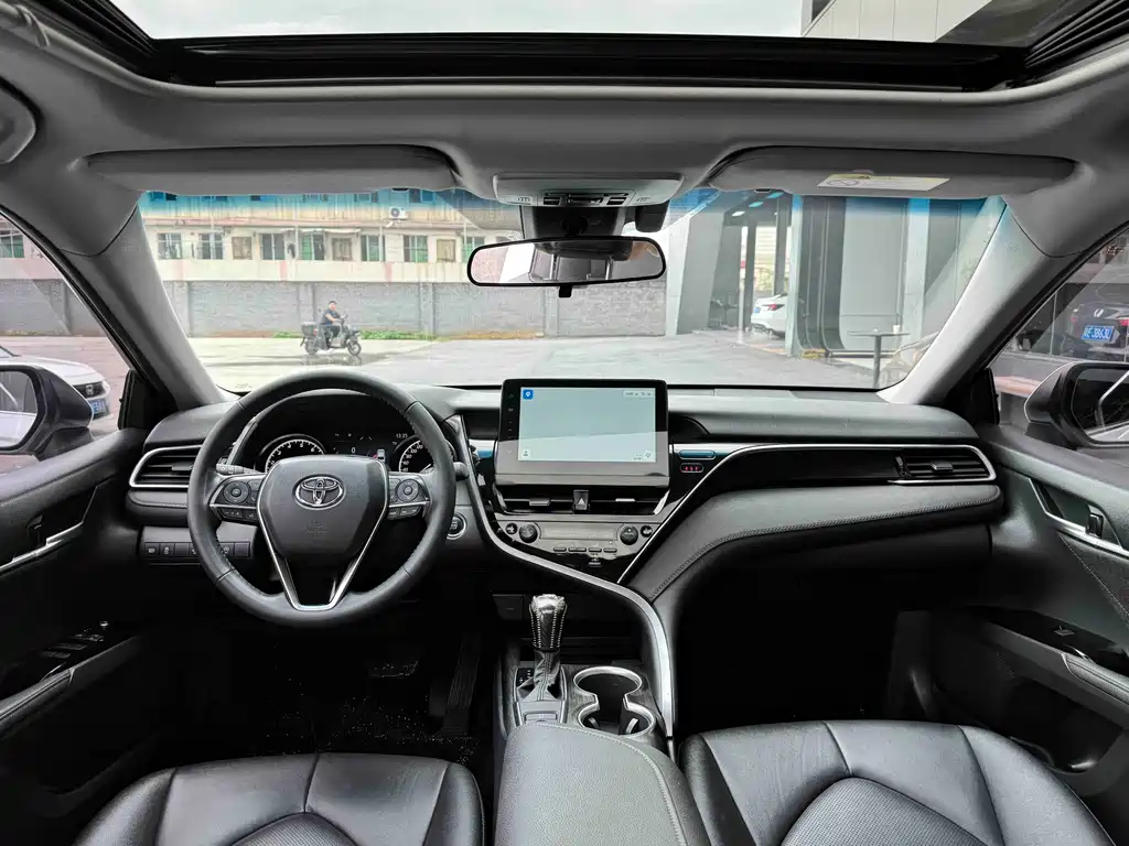 Toyota Camry 2021 2.0G Luxury
