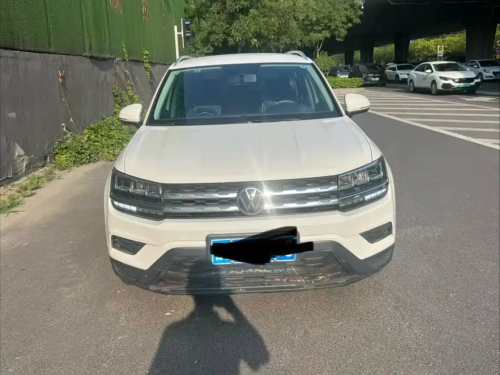Volkswagen Tharu — миниатюра 2