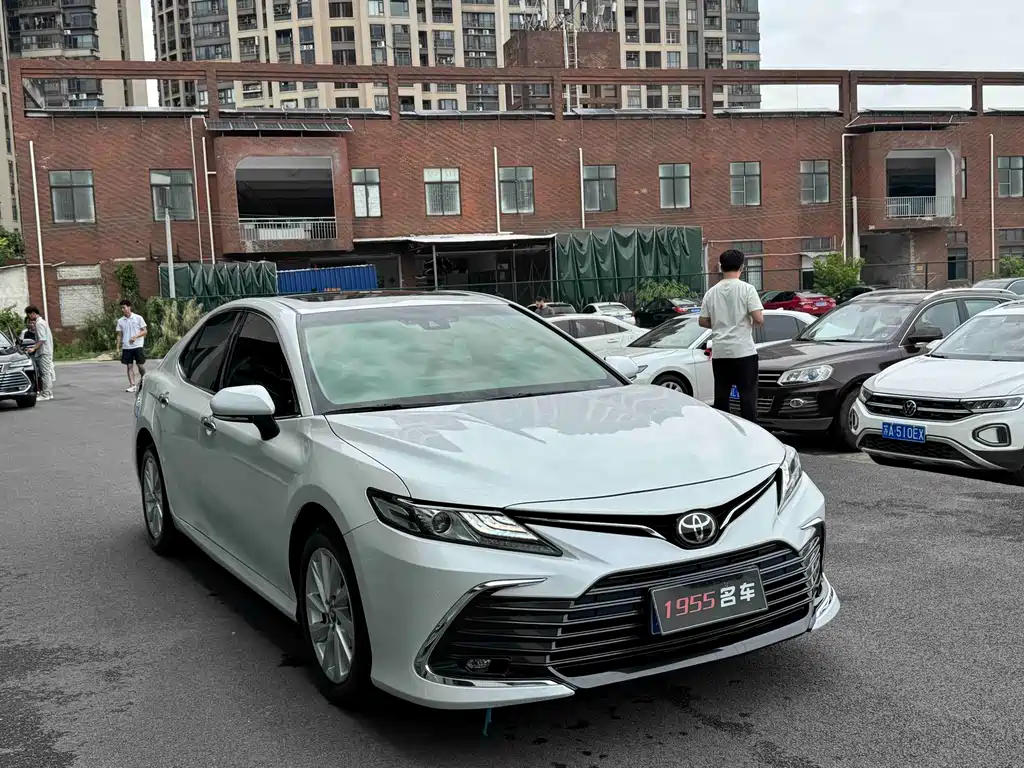 Toyota Camry 2021 2.0G Luxury
